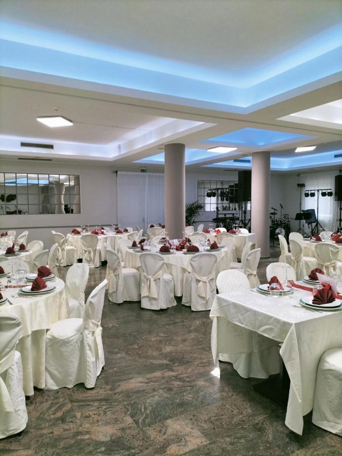 אמליה Hotel Ala Bianca מראה חיצוני תמונה